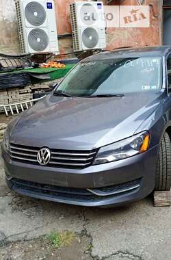 Седан Volkswagen Passat 2014 в Львове