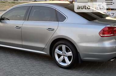 Седан Volkswagen Passat 2012 в Днепре