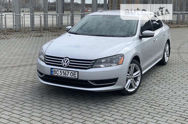 Седан Volkswagen Passat 2013 в Львове