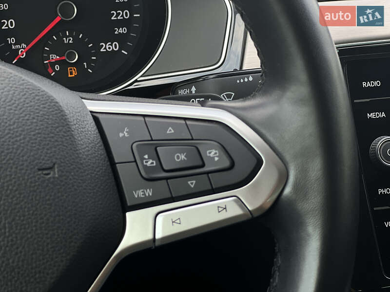 Універсал Volkswagen Passat 2019 в Ужгороді