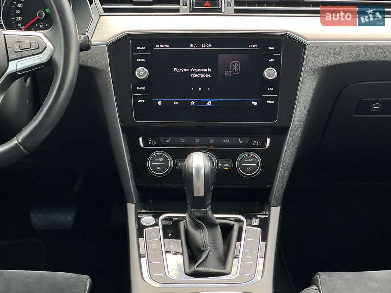 Універсал Volkswagen Passat 2019 в Ужгороді