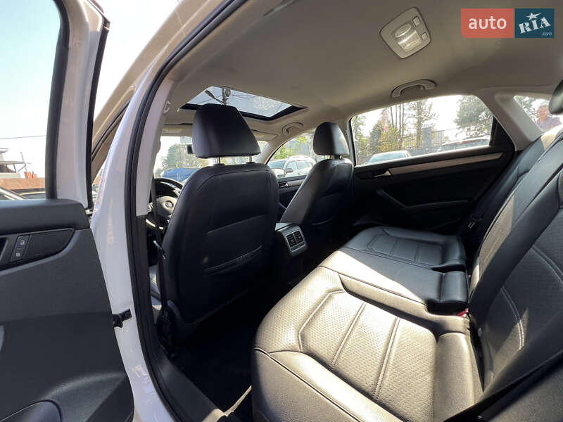 Седан Volkswagen Passat 2014 в Стрые