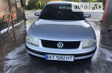 Седан Volkswagen Passat 1997 в Тлумачі