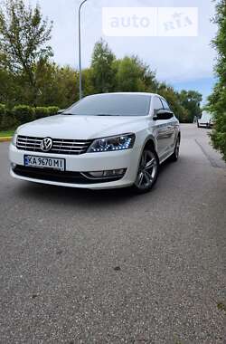 Седан Volkswagen Passat 2014 в Киеве