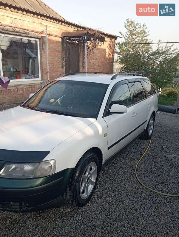 Универсал Volkswagen Passat 1998 в Никополе