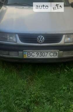 Седан Volkswagen Passat 1996 в Львові