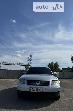 Седан Volkswagen Passat 2004 в Корсуне-Шевченковском