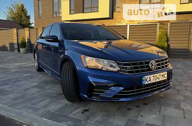 Седан Volkswagen Passat 2016 в Киеве