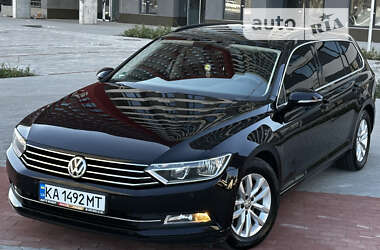 Универсал Volkswagen Passat 2016 в Киеве