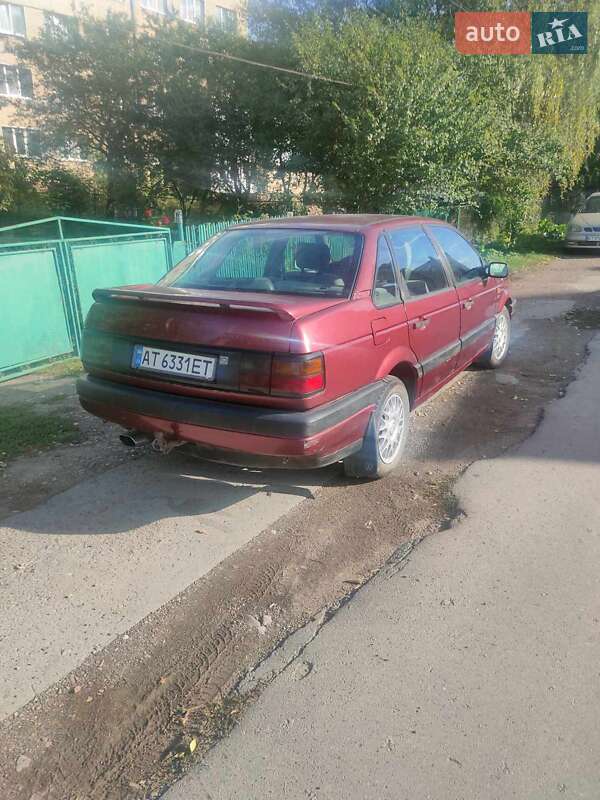 Седан Volkswagen Passat 1989 в Ивано-Франковске