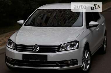 Седан Volkswagen Passat 2014 в Одессе