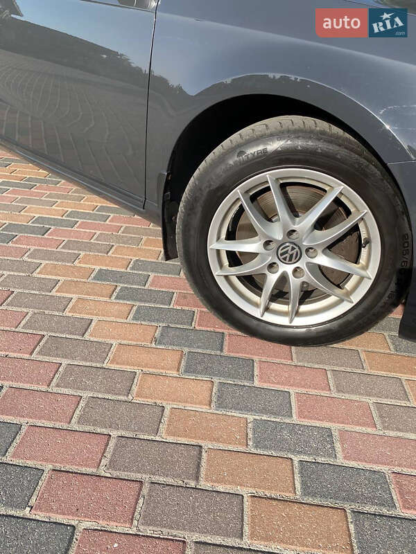 Седан Volkswagen Passat 2012 в Звягеле