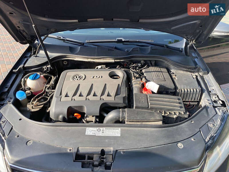 Седан Volkswagen Passat 2012 в Звягеле