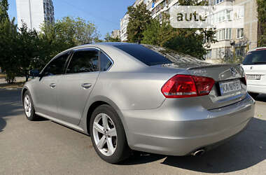 Седан Volkswagen Passat 2013 в Києві