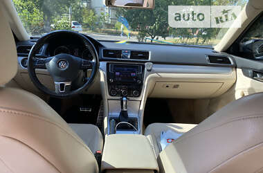 Седан Volkswagen Passat 2013 в Києві