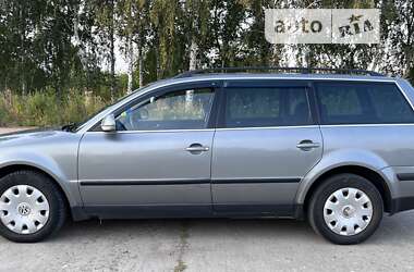 Універсал Volkswagen Passat 2004 в Деражні