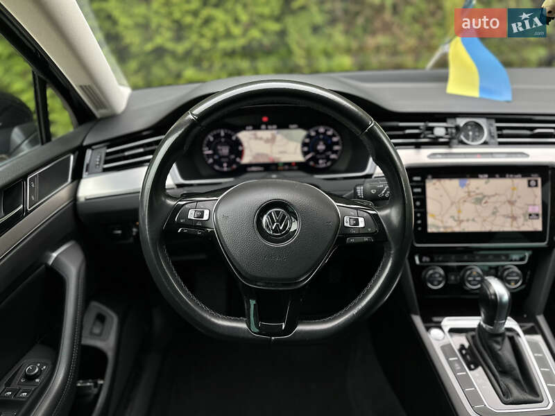 Универсал Volkswagen Passat 2017 в Одессе