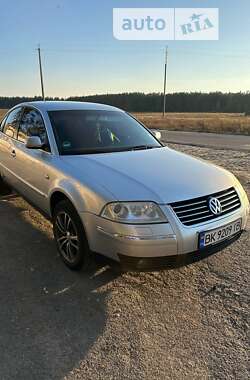 Седан Volkswagen Passat 2001 в Дубровице