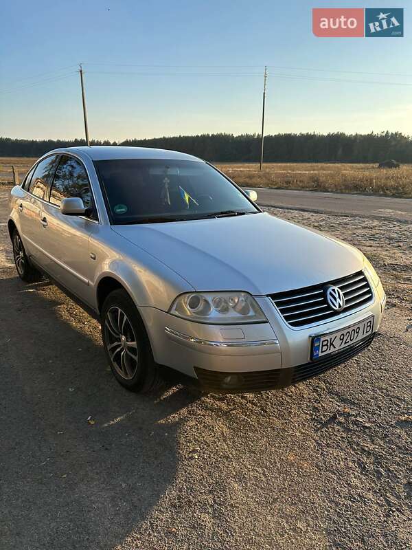 Седан Volkswagen Passat 2001 в 