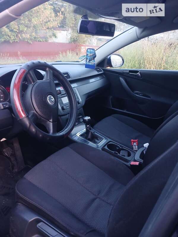 Седан Volkswagen Passat 2005 в Чернігові