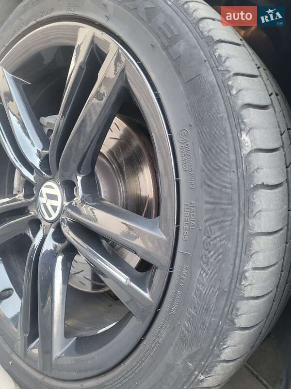 Седан Volkswagen Passat 2014 в Запоріжжі