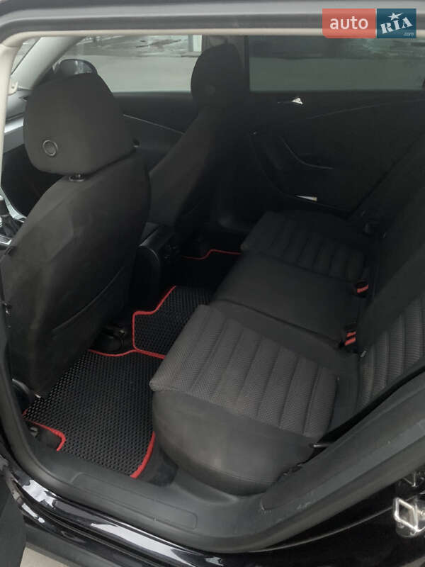 Універсал Volkswagen Passat 2008 в Чернівцях