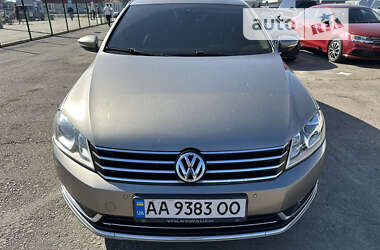 Седан Volkswagen Passat 2014 в Києві