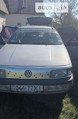 Универсал Volkswagen Passat 1992 в Гусятине