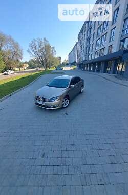 Седан Volkswagen Passat 2015 в Новояворовске