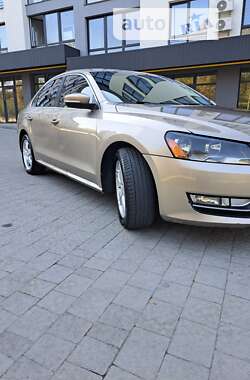 Седан Volkswagen Passat 2015 в Новояворовске