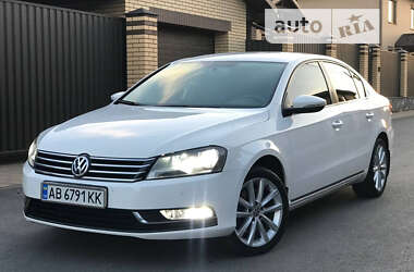 Седан Volkswagen Passat 2013 в Виннице