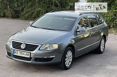 Універсал Volkswagen Passat 2008 в Дніпрі