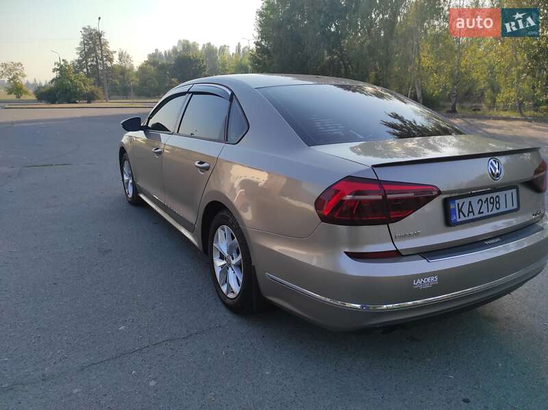 Седан Volkswagen Passat 2017 в Киеве