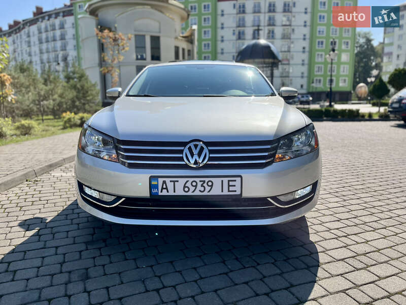 Седан Volkswagen Passat 2012 в Івано-Франківську