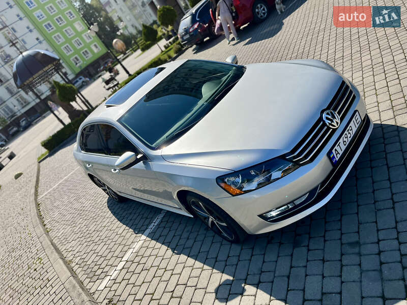 Седан Volkswagen Passat 2012 в Івано-Франківську