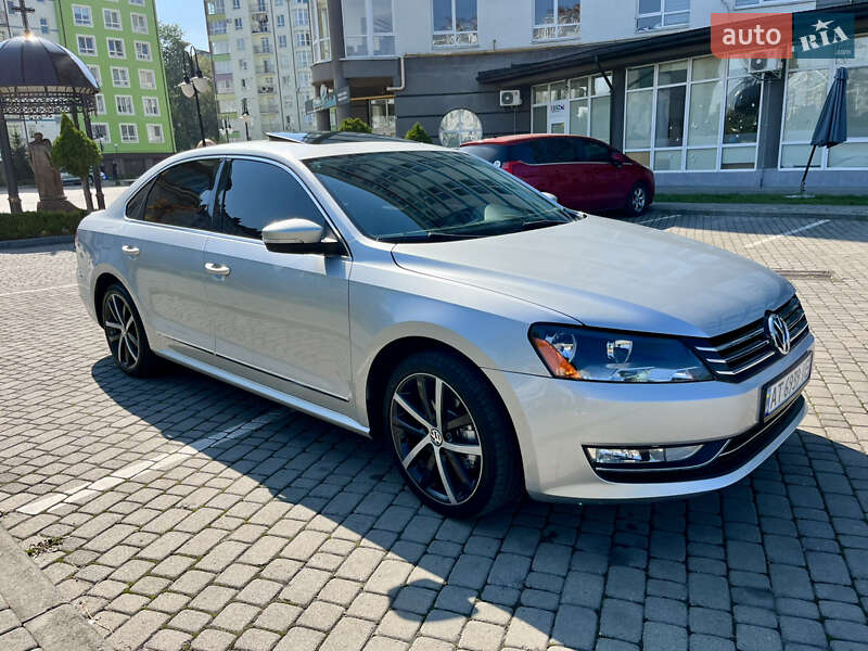 Седан Volkswagen Passat 2012 в Івано-Франківську