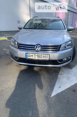 Универсал Volkswagen Passat 2011 в Киеве