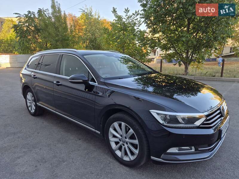 Універсал Volkswagen Passat 2016 в Києві