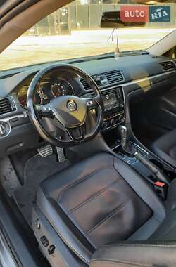 Седан Volkswagen Passat 2017 в 