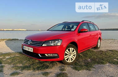 Універсал Volkswagen Passat 2011 в Миколаєві