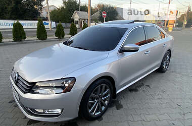 Седан Volkswagen Passat 2012 в Чернівцях