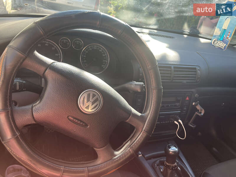 Седан Volkswagen Passat 2003 в Бердичеві