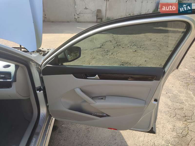 Седан Volkswagen Passat 2013 в Виннице