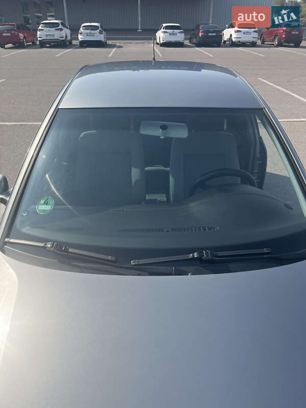 Седан Volkswagen Passat 2002 в Чернівцях