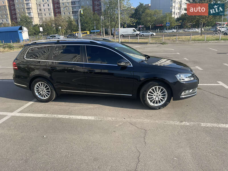 Универсал Volkswagen Passat 2011 в Киеве