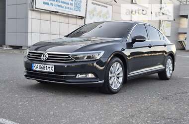 Седан Volkswagen Passat 2018 в Києві