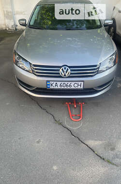 Седан Volkswagen Passat 2012 в Києві