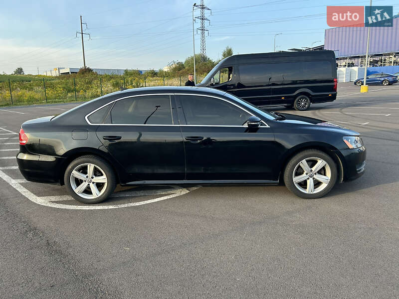Седан Volkswagen Passat 2012 в Ровно