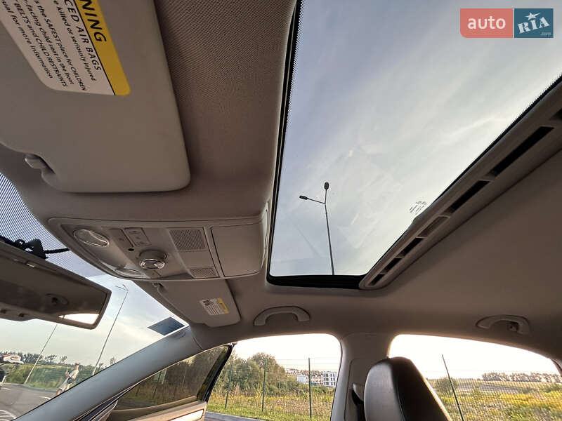 Седан Volkswagen Passat 2012 в Ровно