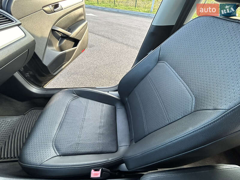 Седан Volkswagen Passat 2012 в Ровно